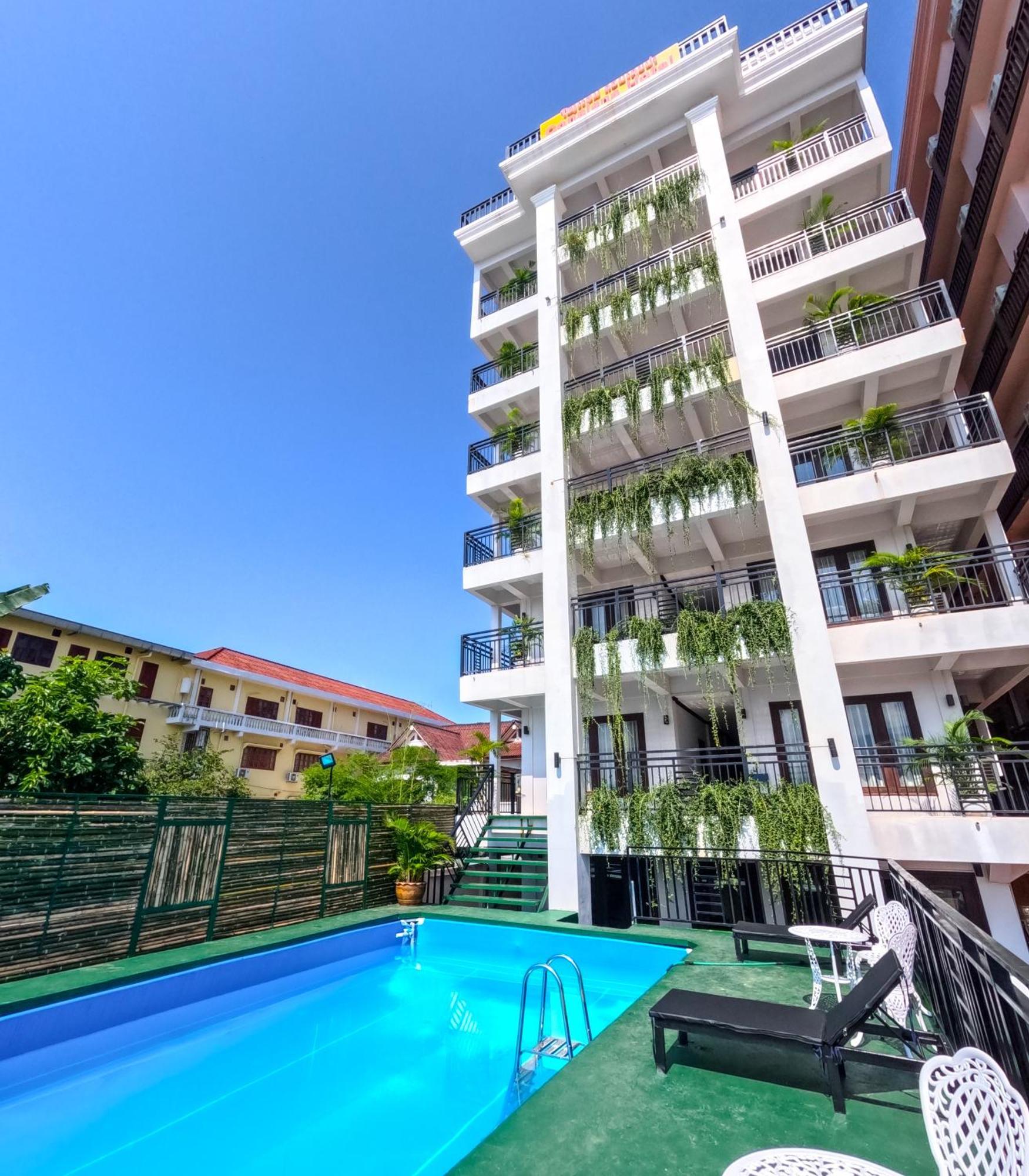 Vang Vieng Consiana Hotel Exterior photo